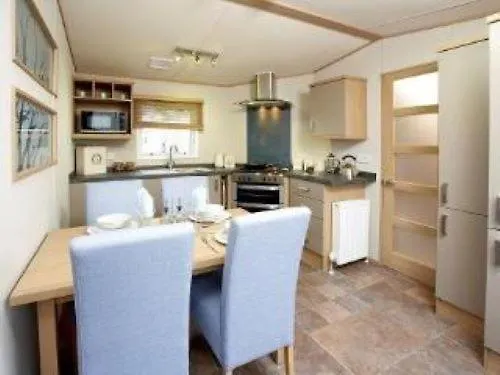 Roxbury 5 Star 6 Berth Luxury Caravan